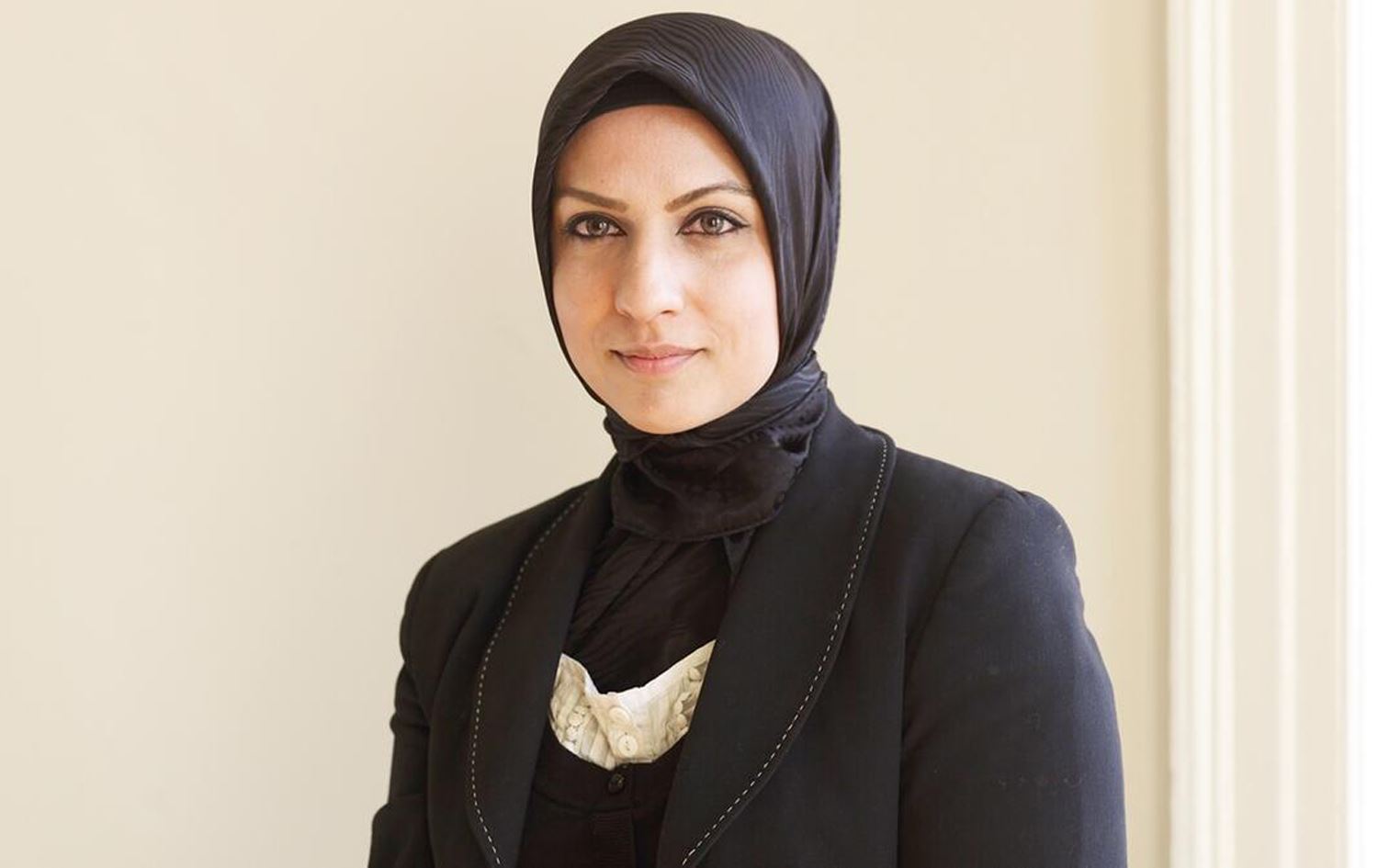 بۆ یەکەمجار لە بەریتانیا ئافرەتێکی باڵاپۆش دەبێتە دادوەر