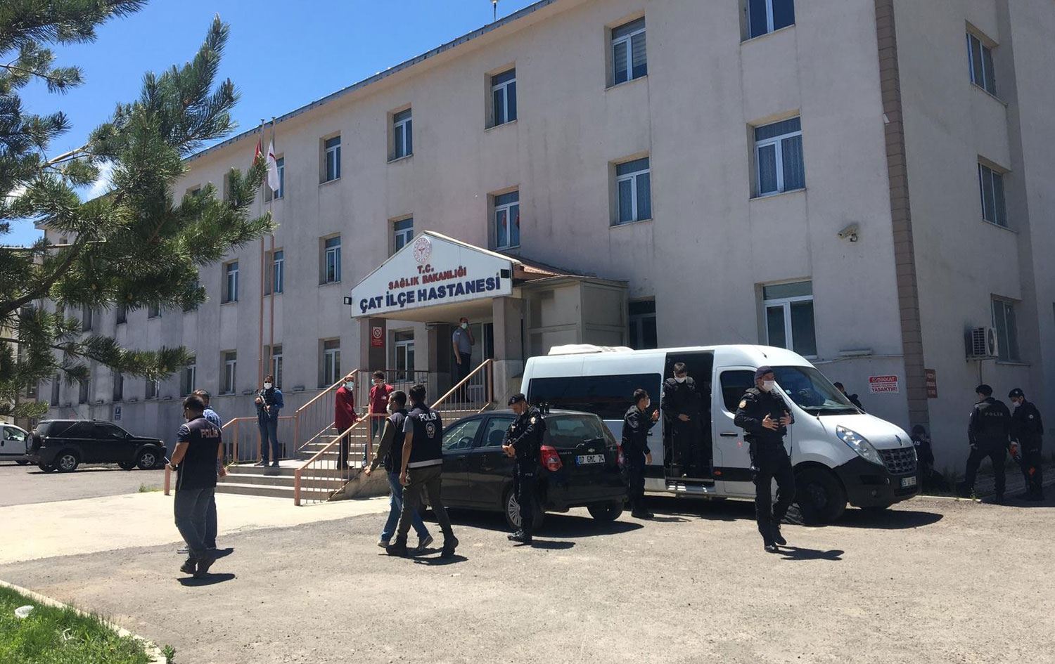 İki aile 'kız kaçırma’ nedeniyle çatıştı: 5 ölü