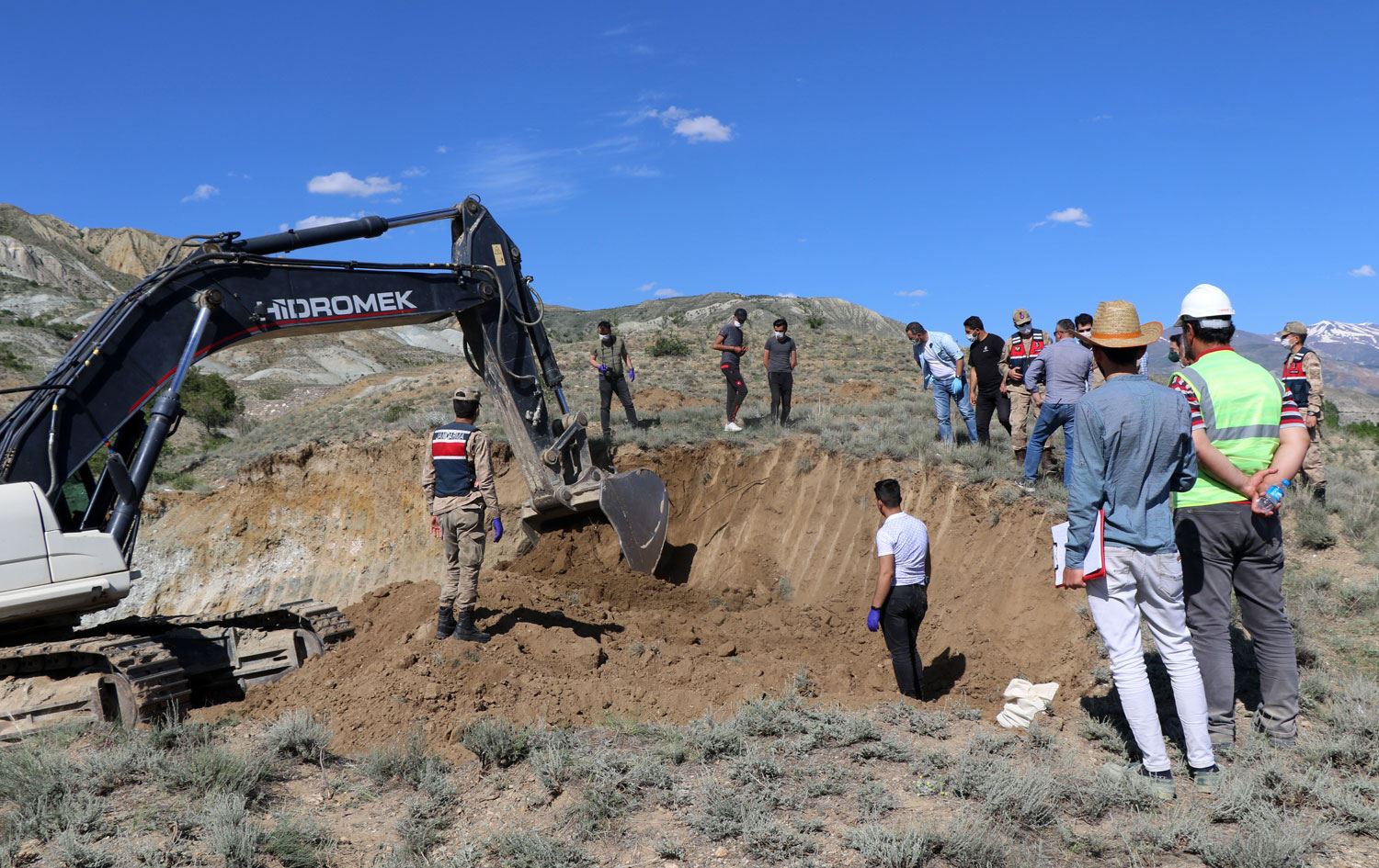 Erzincan’da inşaat kazısında insan kafatası ve kemikler bulundu