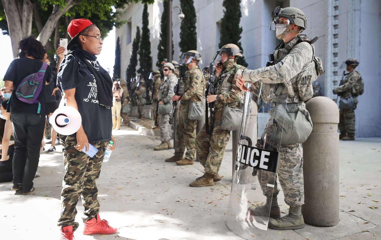Esper ligel Trump li ser bikaranîna hêzê li dijî xwepêşanderan nakok e