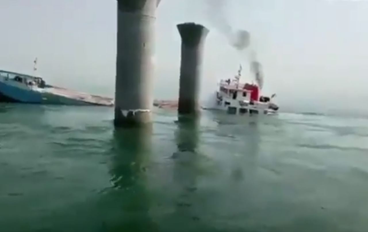 İran’a ait yük gemisi Irak karasularında battı