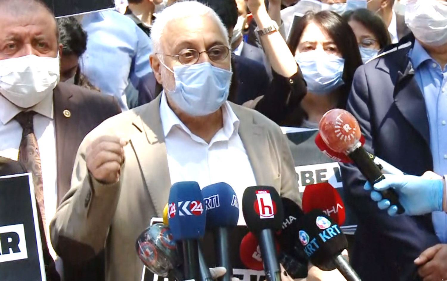 Saruhan Oluç: Em serê xwe li ber zordariyê natewînin