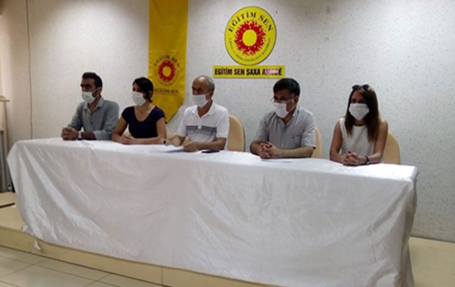 DİYARBAKIR - Emek ve meslek örgütleri HDP’li vekillerin tutuklanmasını kınadı