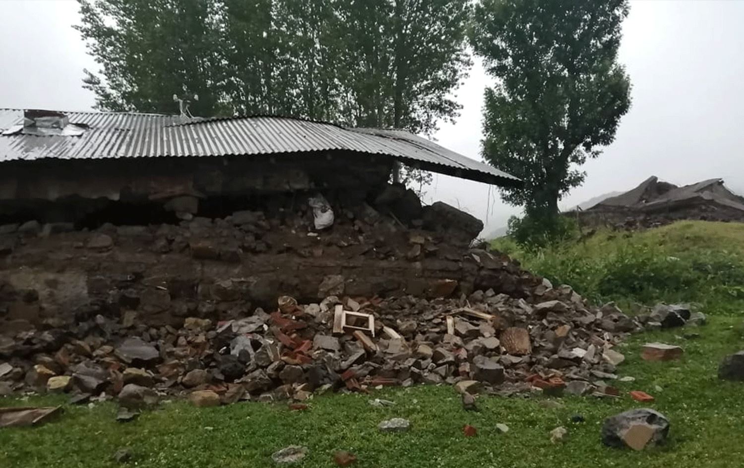 Bingöl Valiliği: 1'i güvenlik korucusu 3 kişinin kurtarılma çalışmaları sürüyor