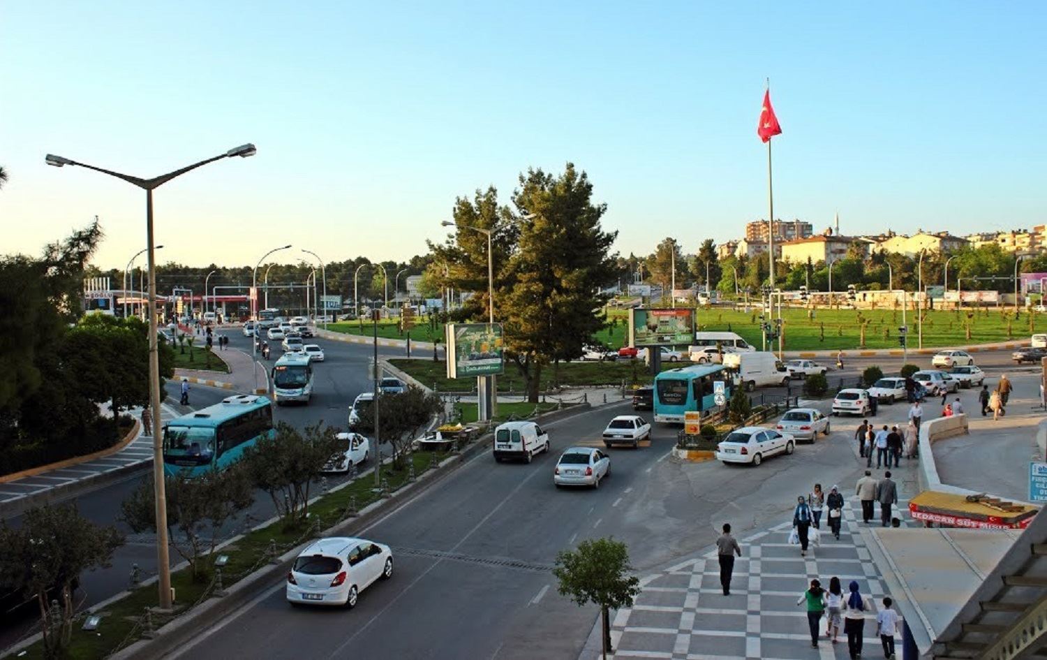 Urfa'da 1 mahalle, 1 çiftlik ile 19 bina karantinaya alındı