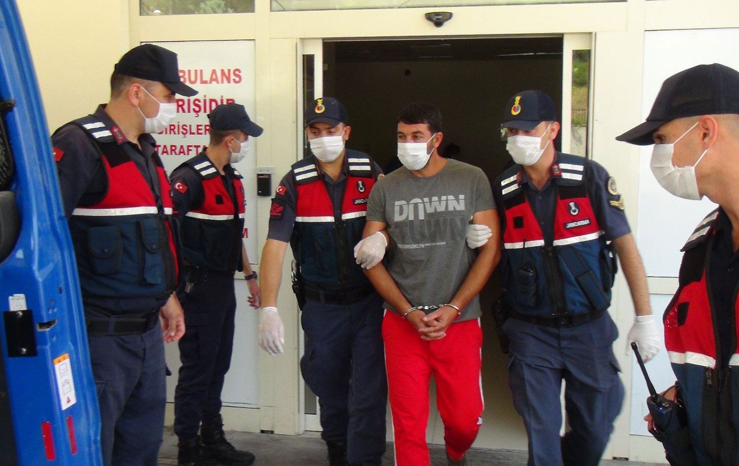 18 yıl kaçan katil zanlısı ehliyetini değiştirmek isteyince yakalandı