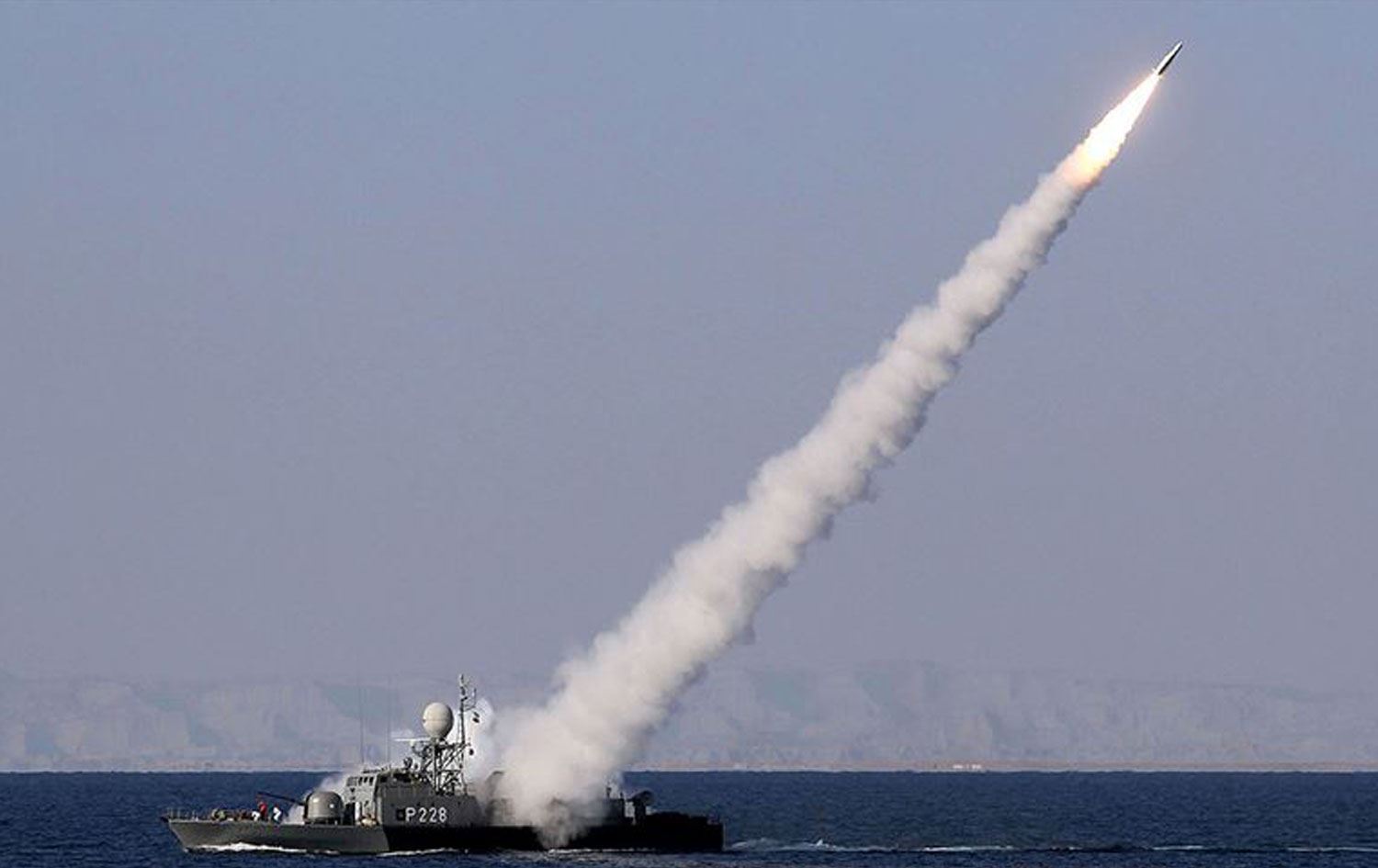 İran, Hint Okyanusu’nda füze denemesi yaptı