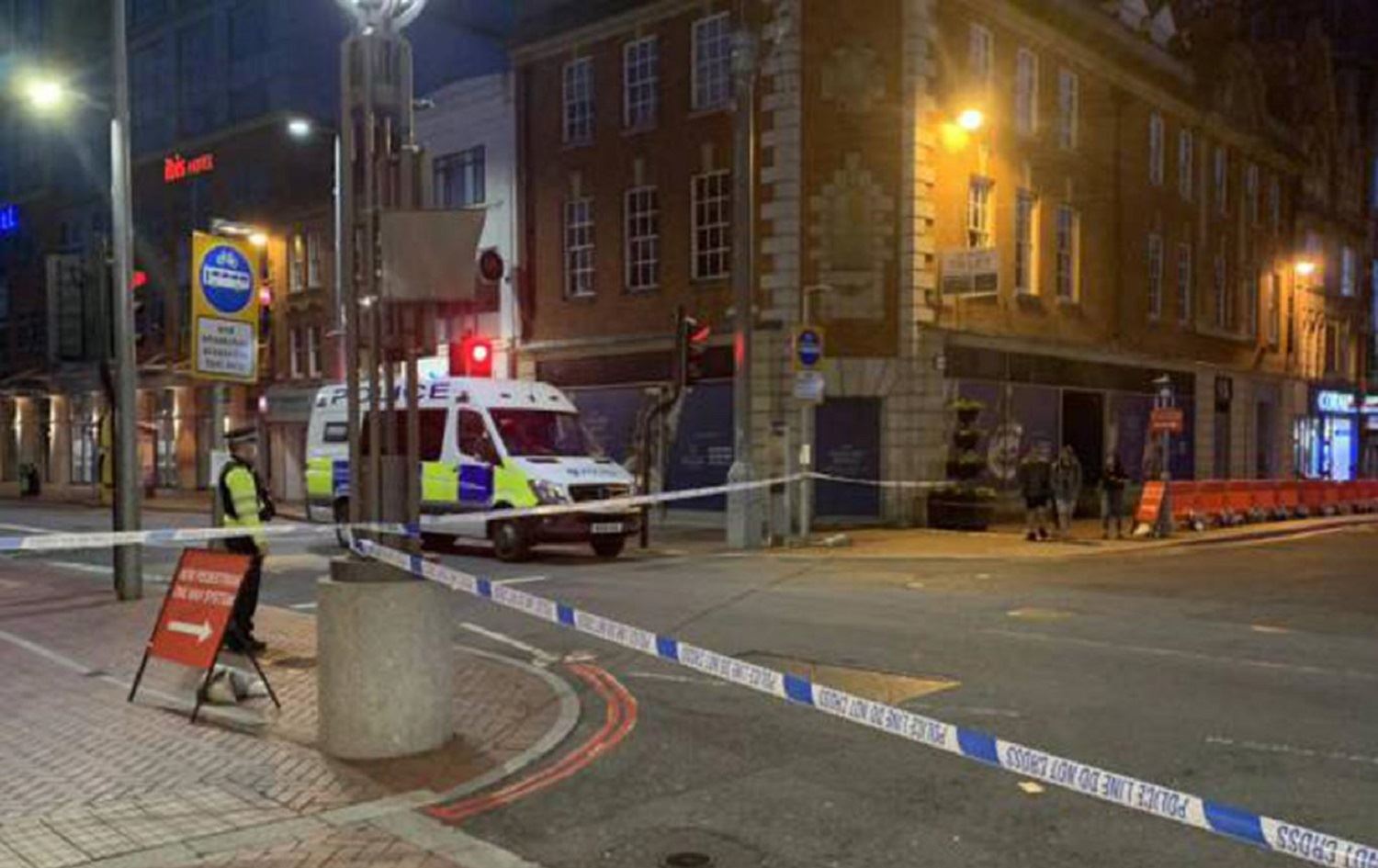 Li Brîtanyayê êrişa bi kêran: 3 kuştî, 3 birîndar