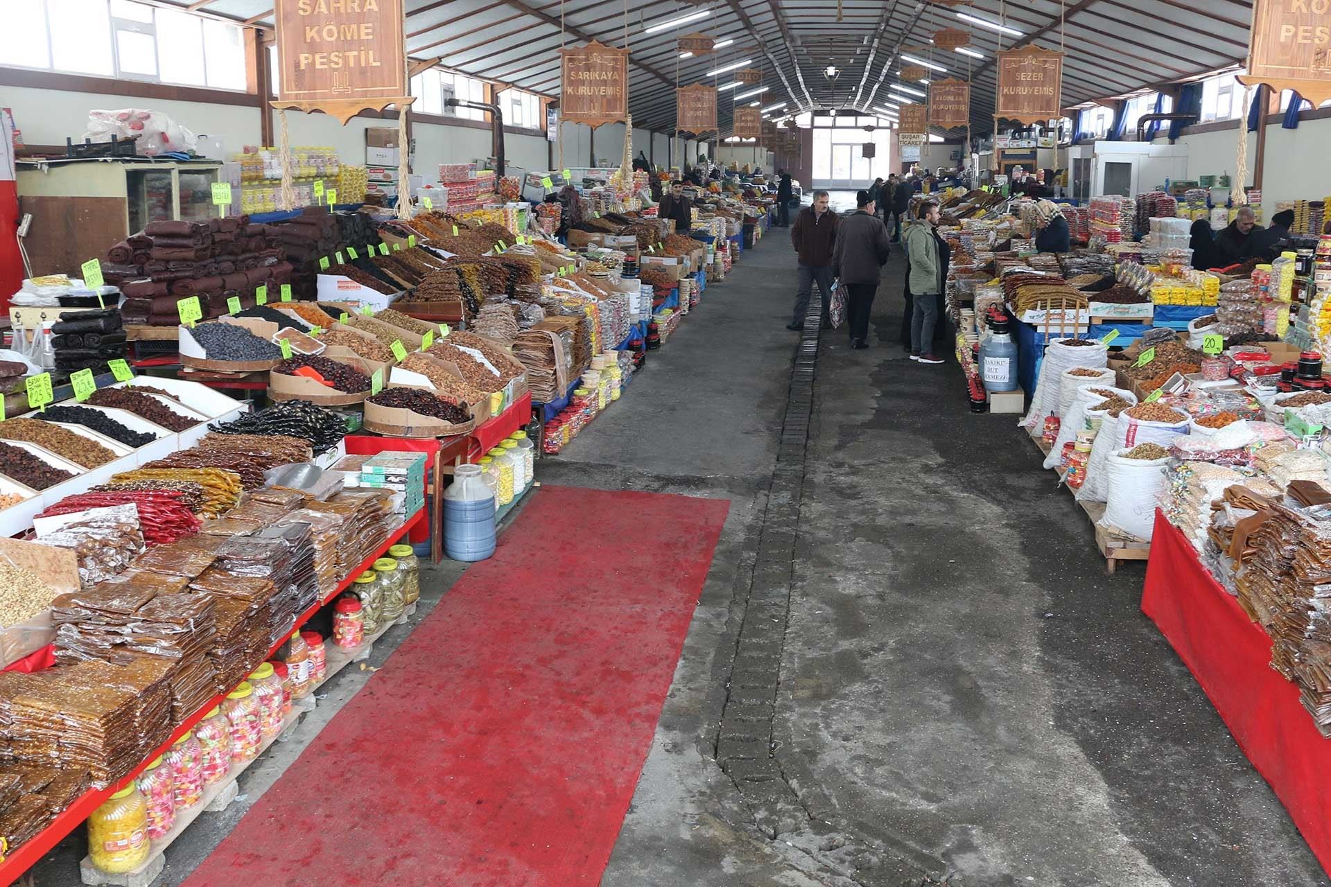 Erzurum'da tarihi geçmiş ürün satan 7 işletmeye para cezası