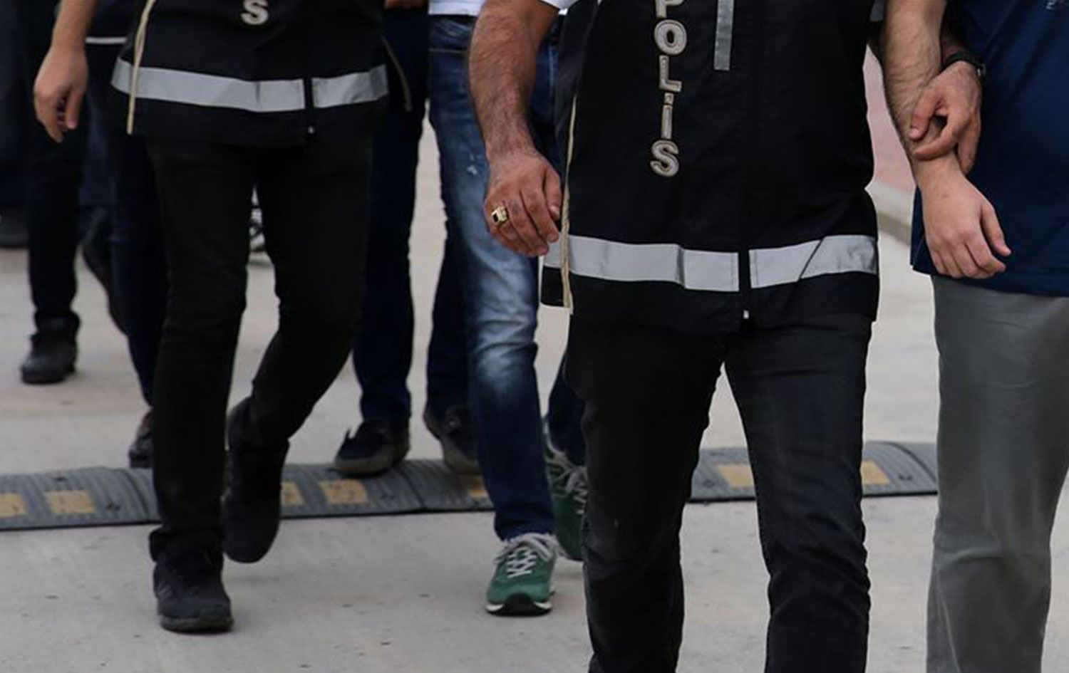 Denizli’de sosyal medya operasyonu: 4 gözaltı