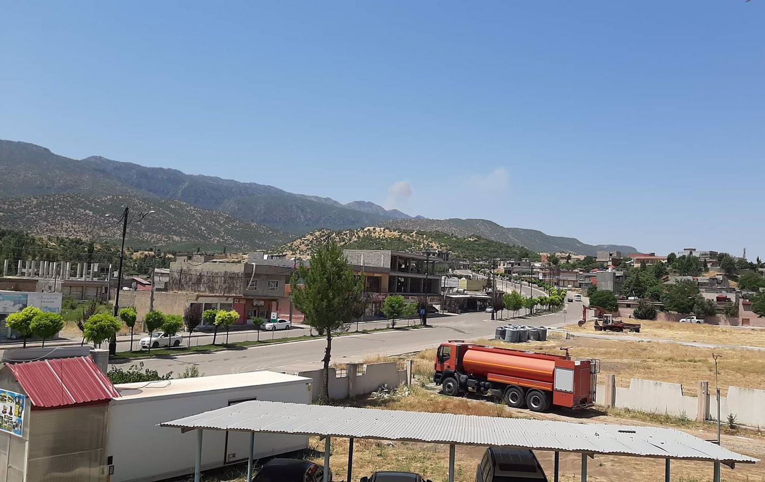 تورکیا چیاى زەنگڵ لە سنوورى دێرەلووک بۆردوومان دەکات