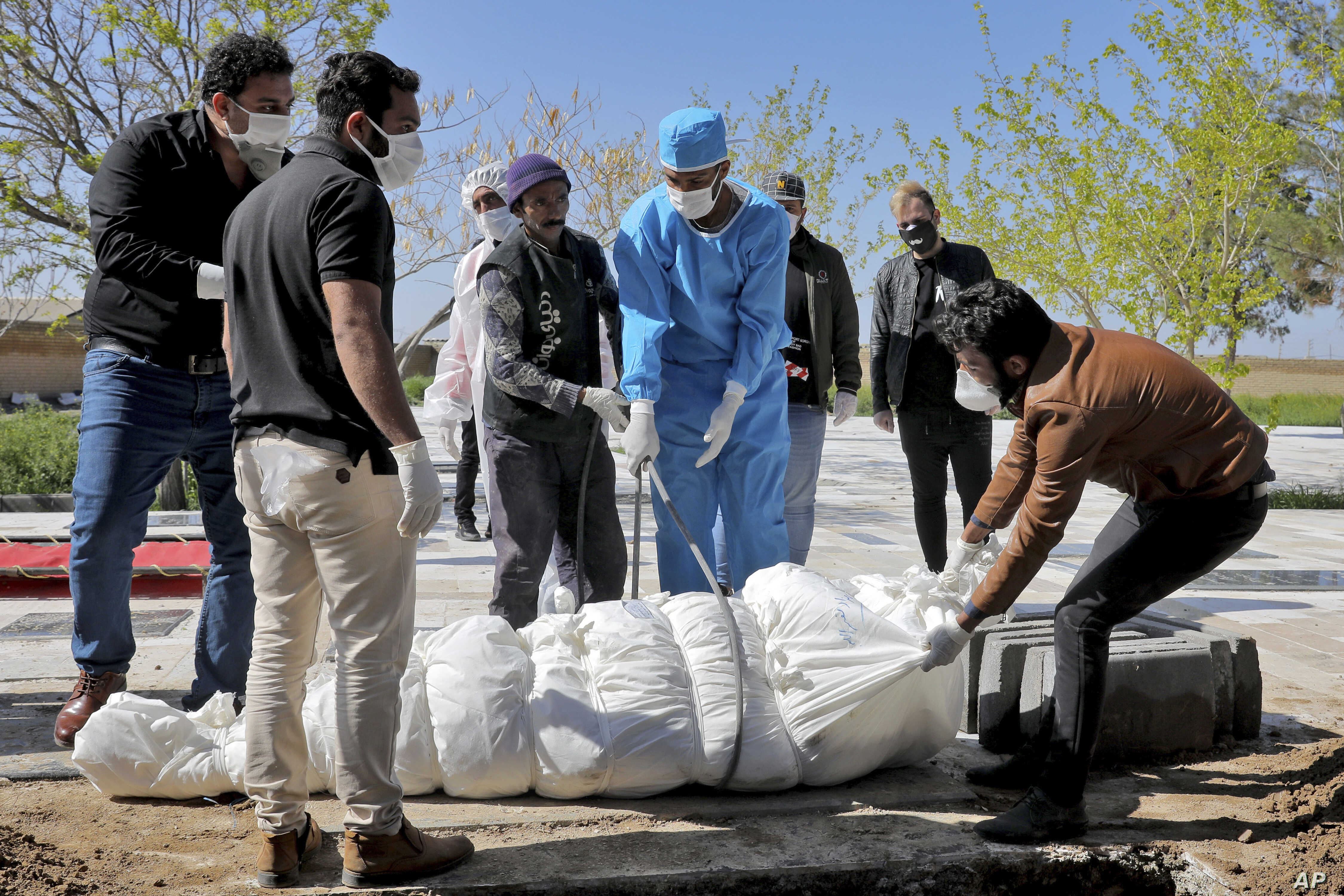 İran'da en yüksek günlük Covid-19 ölü sayısı kaydedildi