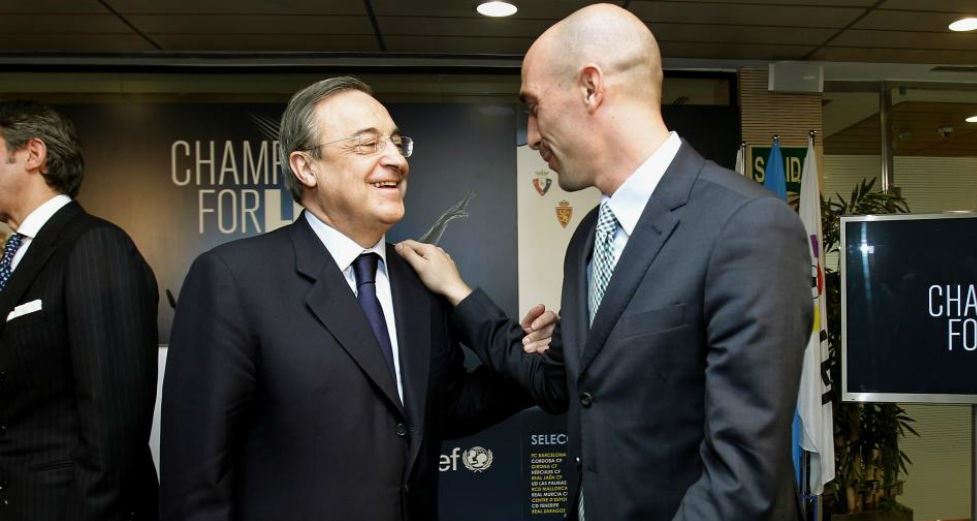 هەموو شتێک سەبارەت پەیوەندییە تەلەفۆنییەکەی فلۆرینتینۆ پێرێز و لوس رۆبیالیس بزانە