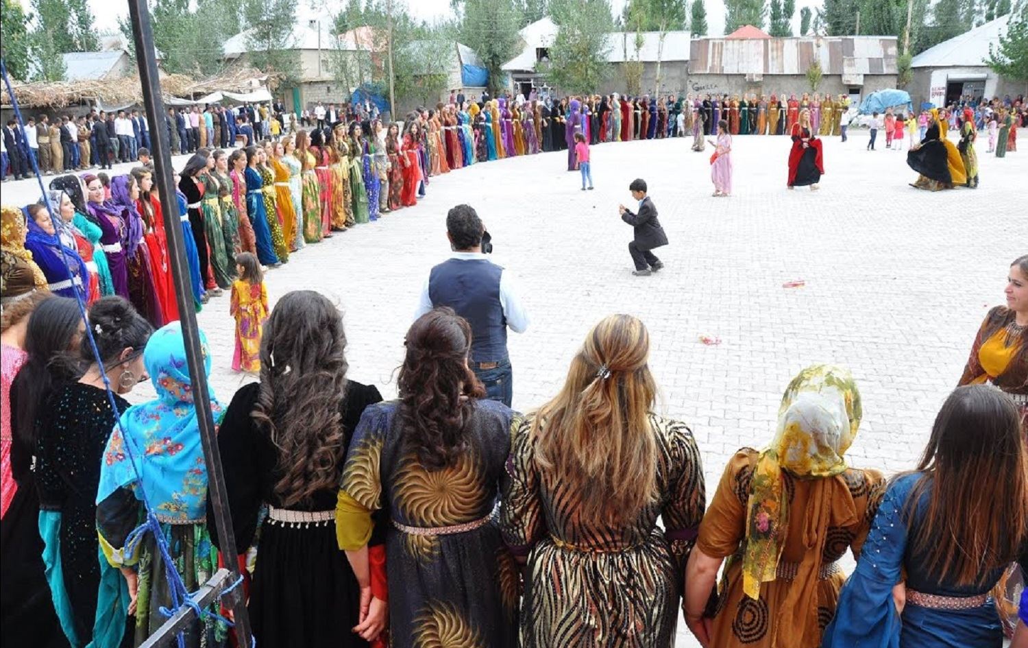 Li Colemergê şahî bi 4 demjimêran hatin sînordarkirin