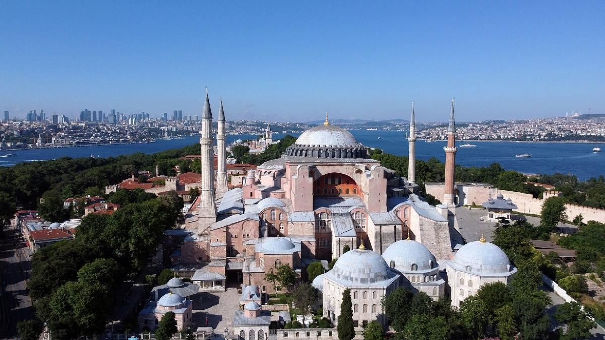 BAE’den Ayasofya tepkisi: Kültürel miras medeniyetlere aittir