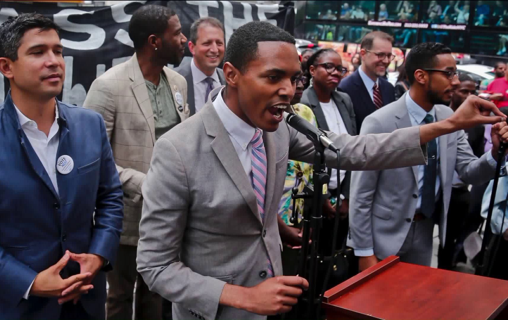 رەشپێست و هاوڕەگەزخوازەکان هاوکێشەی هەڵبژاردنەکانی داهاتووی ئەمریکا دەگۆڕن