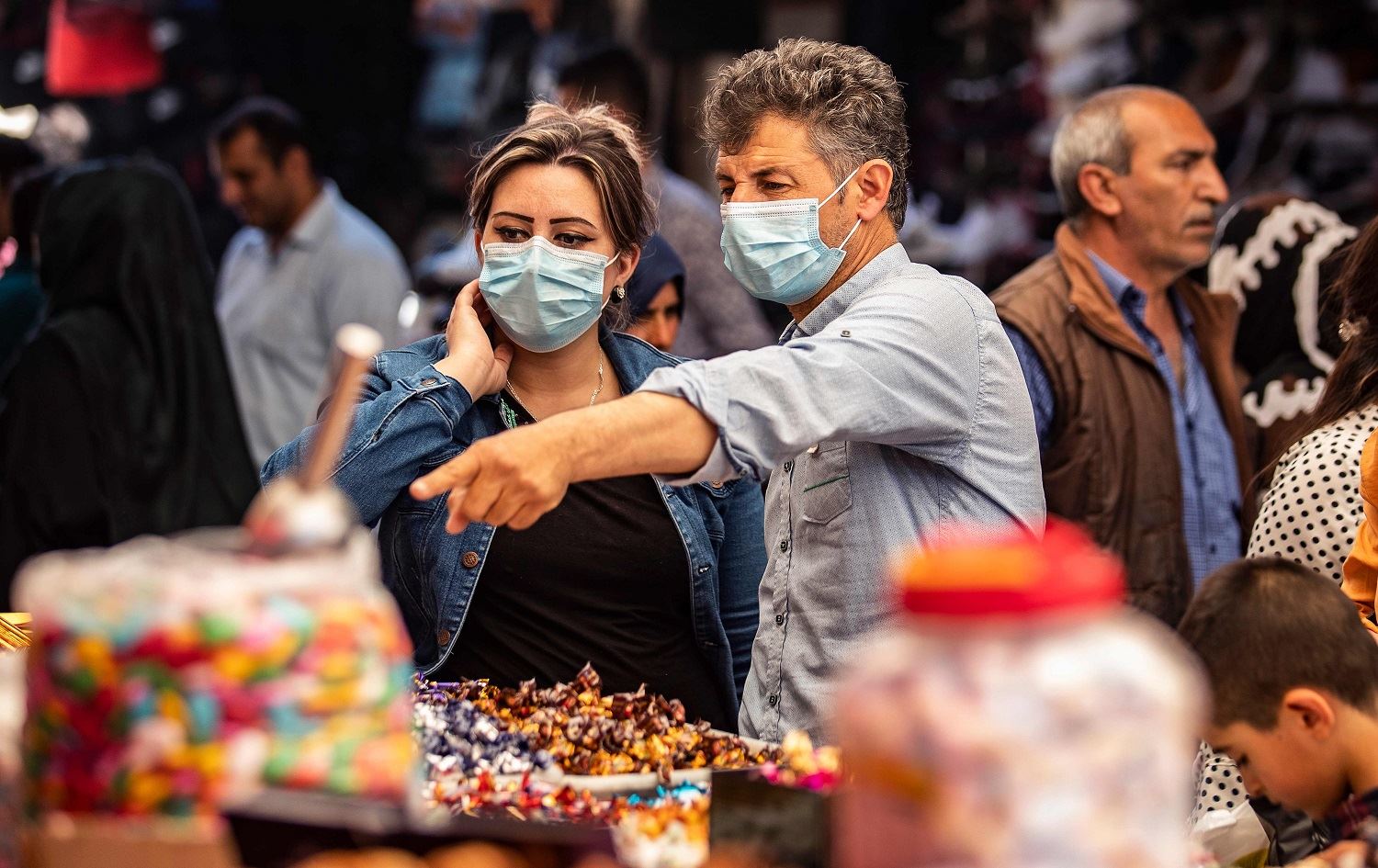 Lı Sûriyê tevî daketina buhayê dolar bazirgan nirxê kelûpelan danaxin