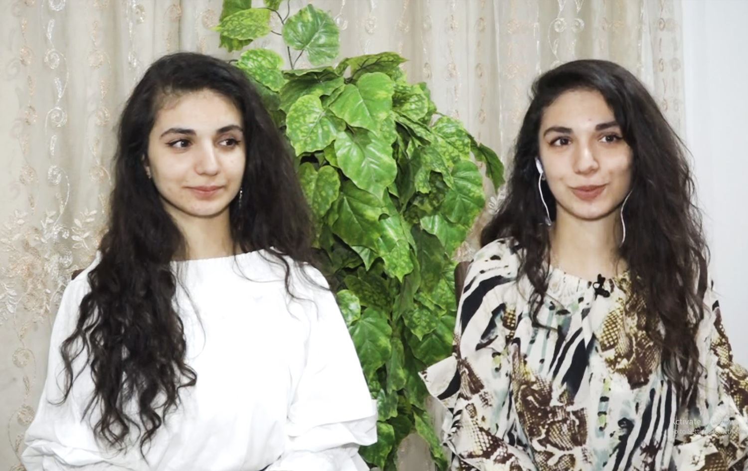 Xwîşkên cêwî yên Kurd di bakalorya Sûriyê de serkeftin