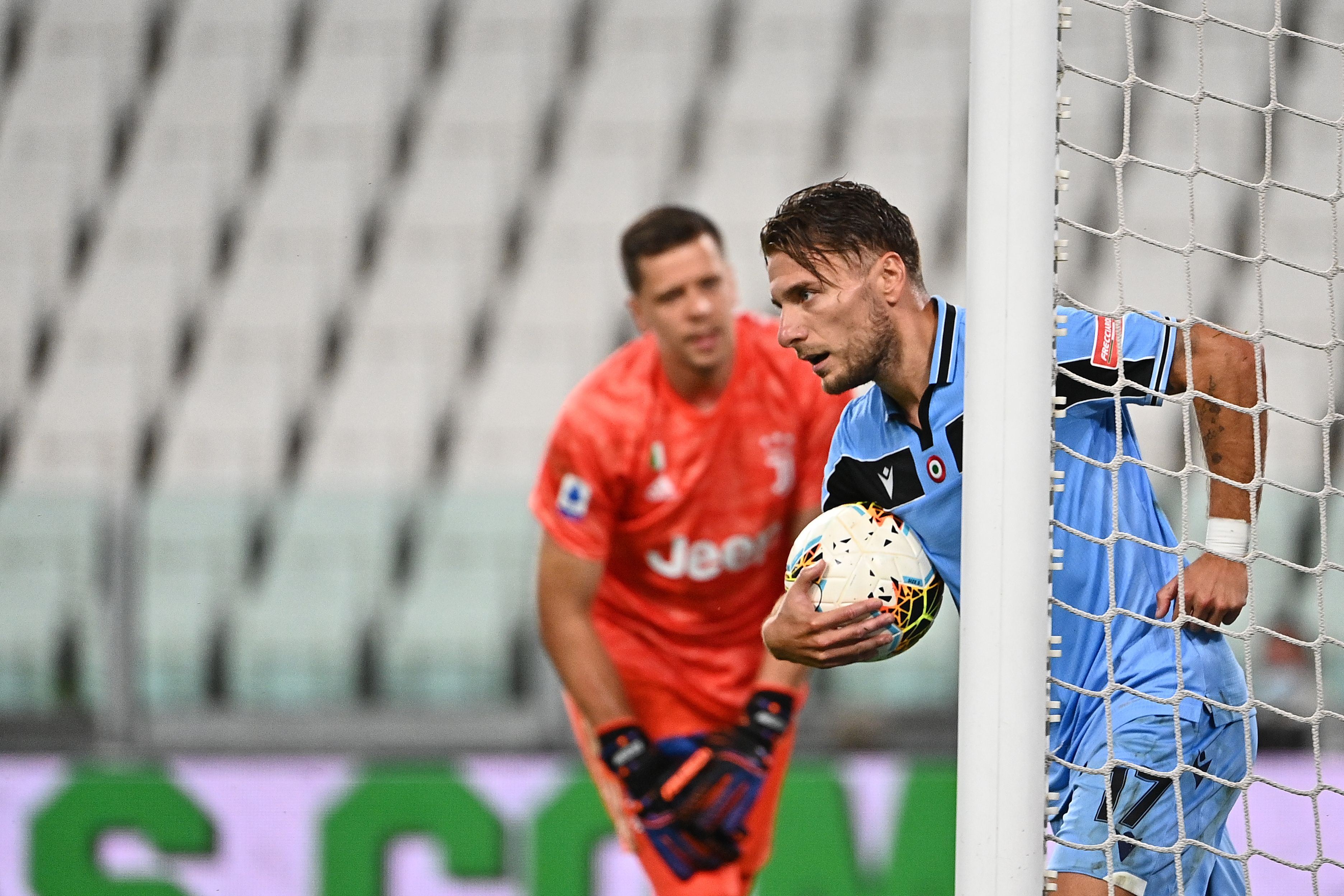 چیرۆ ئیمۆبێلی.. ئەو هێرشبەرەی ئەمساڵ گرەوەکەی لە باشترینەکانی جیهان بردەوە