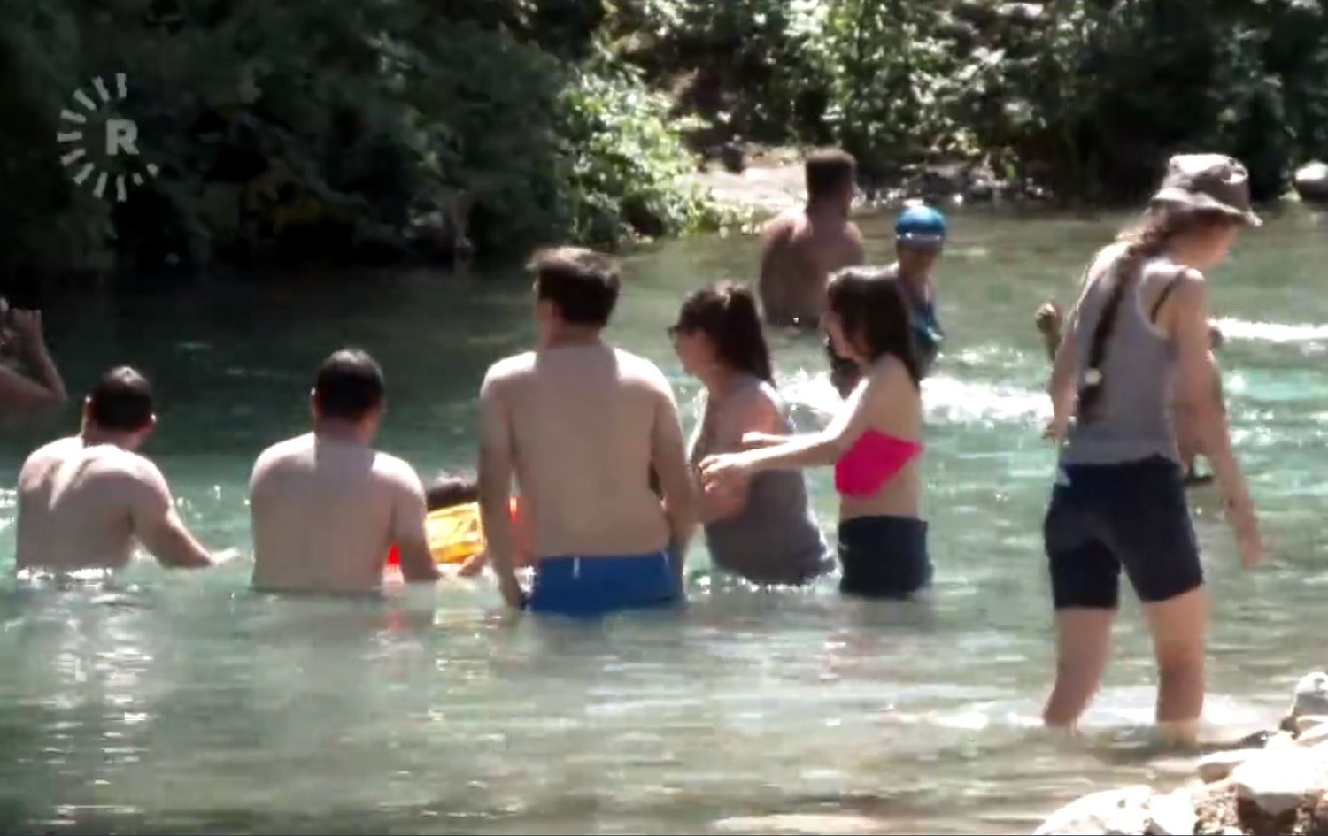 Ji gelek cihan ve geştyaran berê xwe dane Dêrsimê û Çemê Munzurê