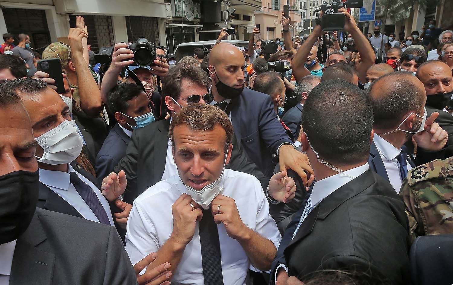 Fransa Cumhurbaşkanı Macron, Beyrut’u ziyaret etti