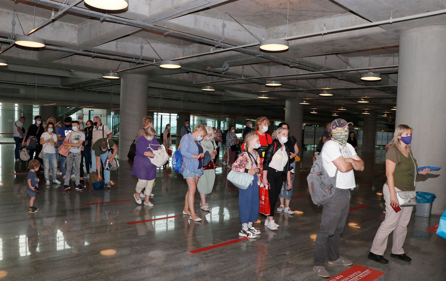 Rus turistler 4 ay aradan sonra Türkiye’de