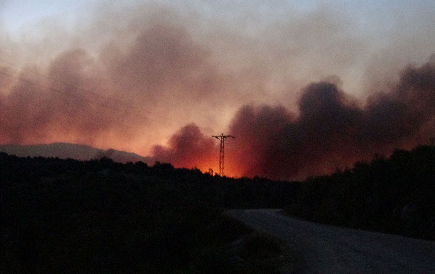Adana'daki yangında kudaklama şüphesi; 6 köy boşaltıldı