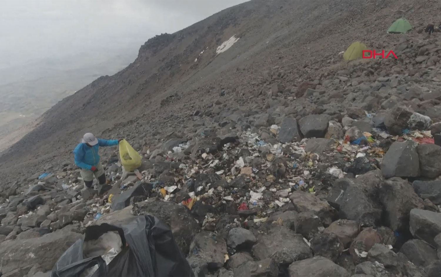 چیای ئاگری لە باکووری کوردستان خەریکە دەبێتە زبڵخانە