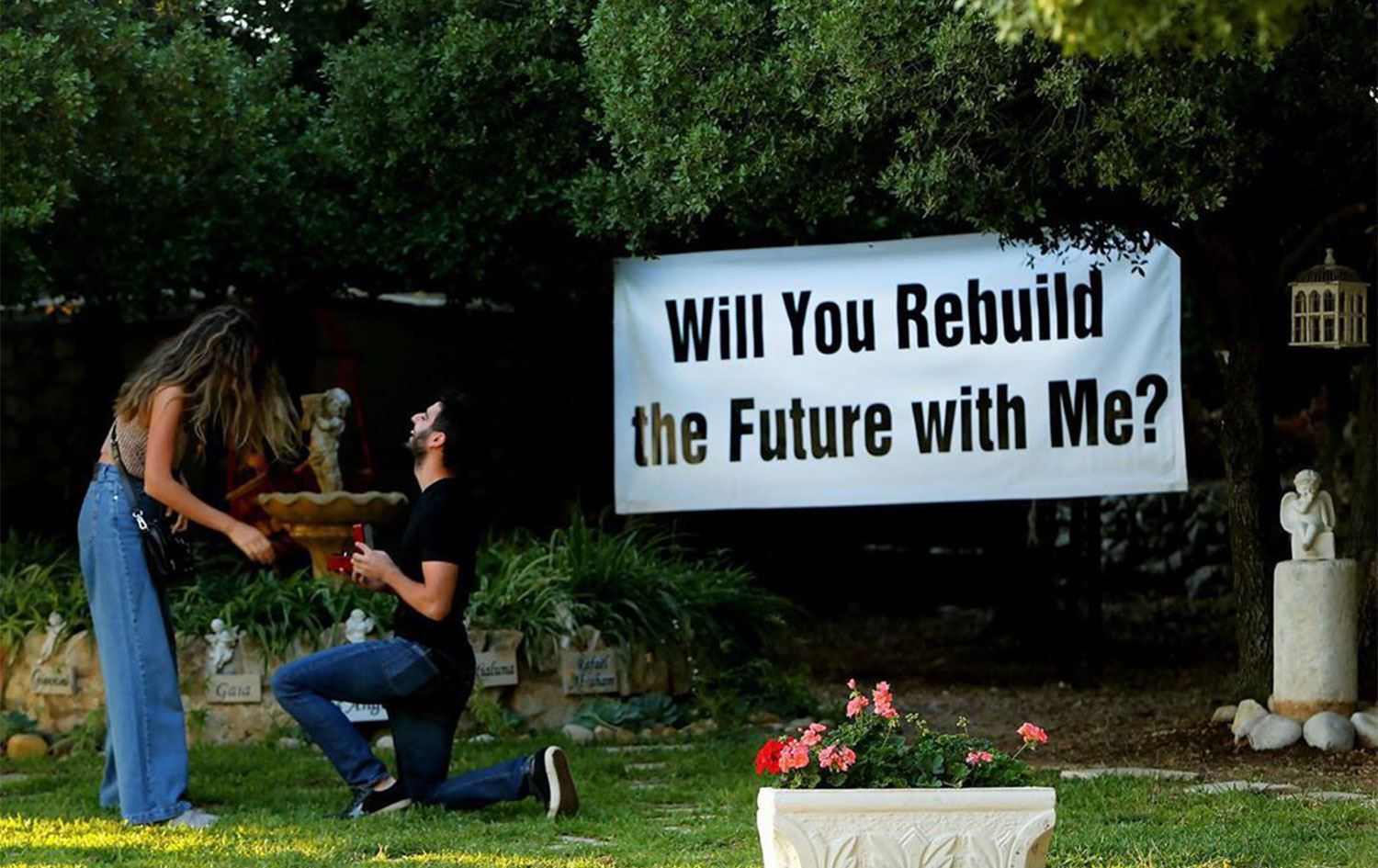 پاش تەقینەوەکەی بەیرووت گەنجێکی لوبنانی بە شێوەیەکی جیاواز داوای هاوسەرگیری دەکات