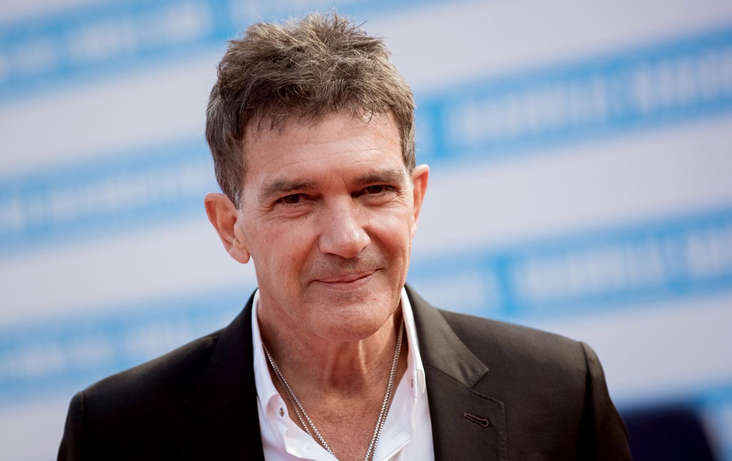 Antonio Banderas koronavirüsü yendi