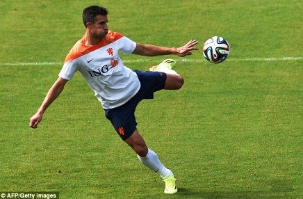 ڤان پێرسی مەشقەكانی هۆڵەندای جێهیێشت