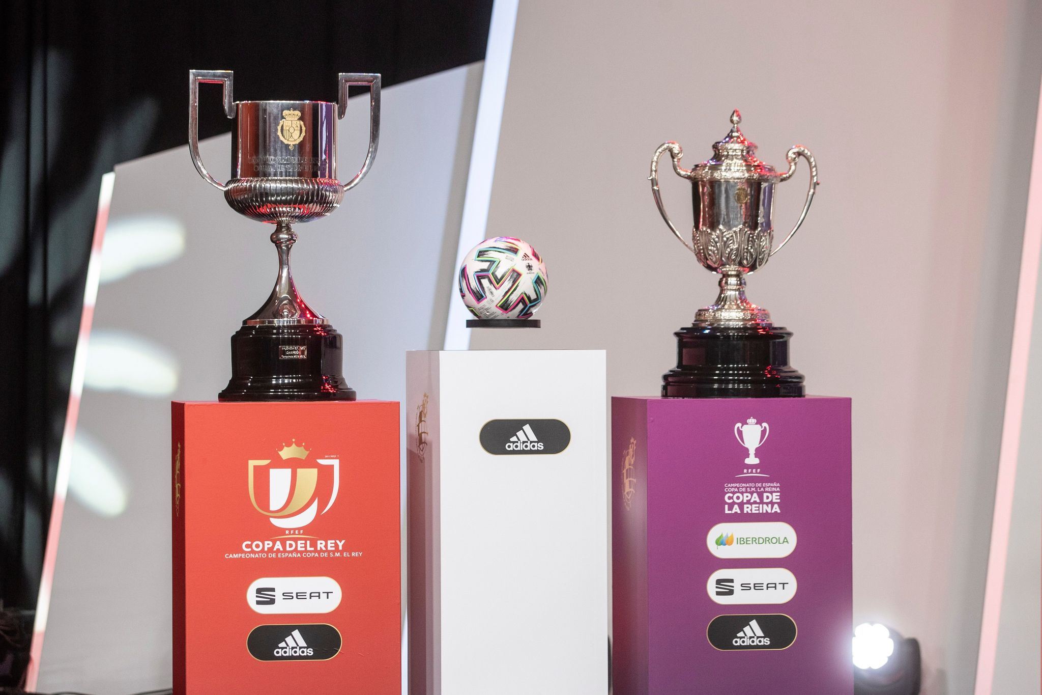 وادەی بەڕێوەچوونی یارییەکانی جامی شا و سوپەری ئیسپانیا دیاریکران