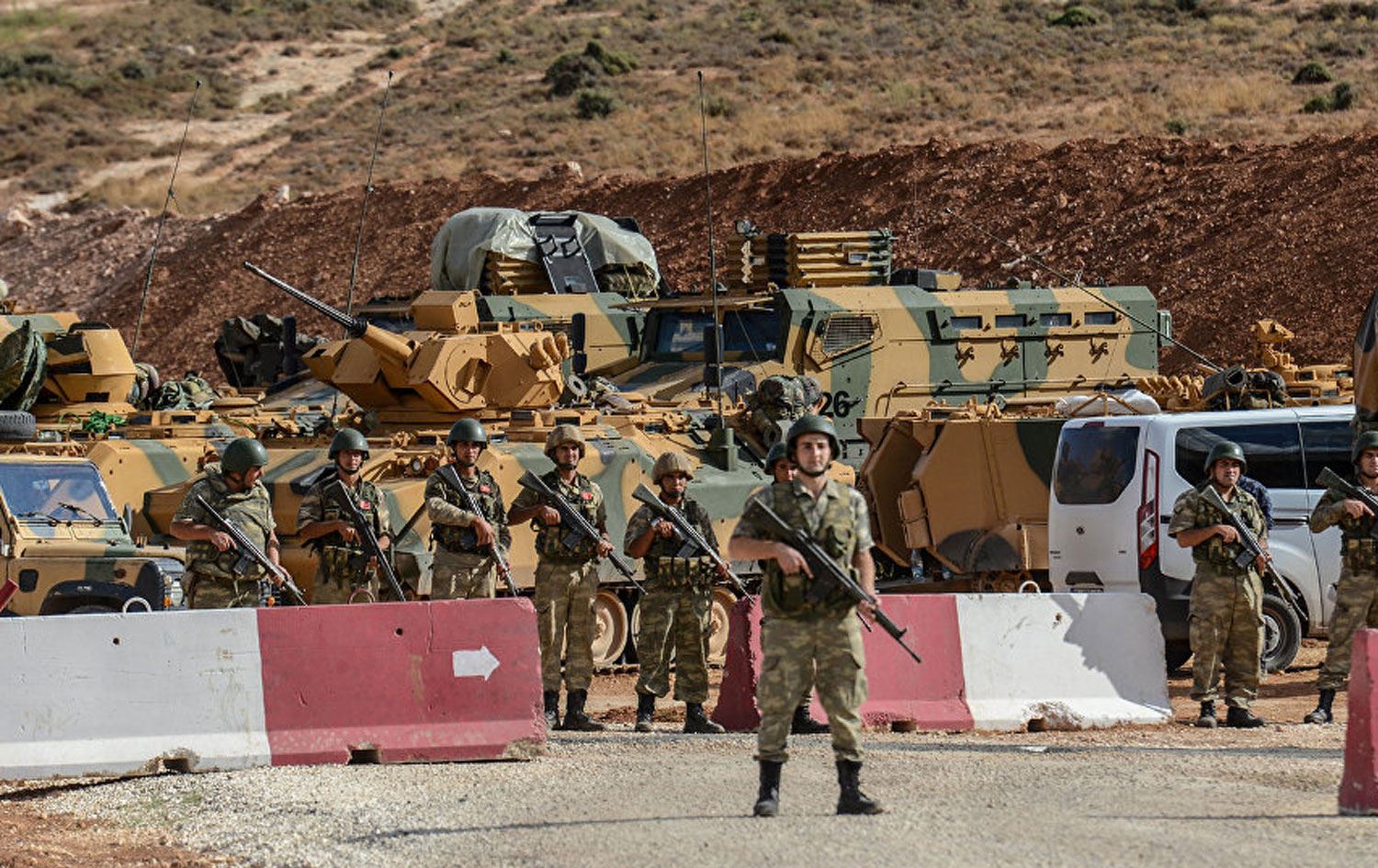 İdlib'de Türk askeri birliğine saldırı!