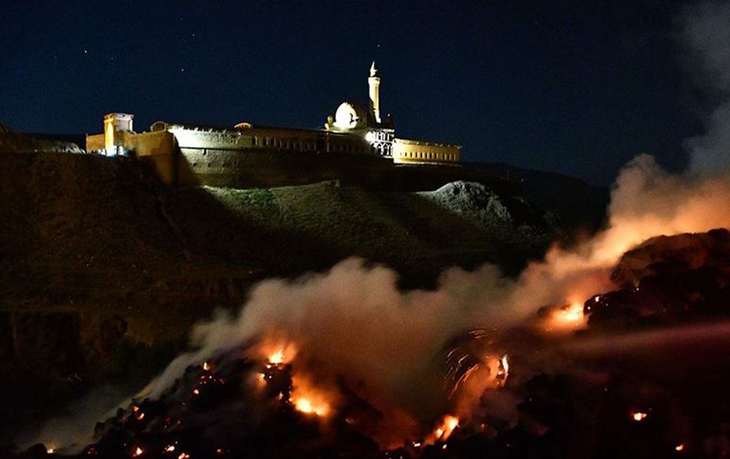 İshak Paşa Sarayı yakınında evlilik teklifi yangına neden oldu