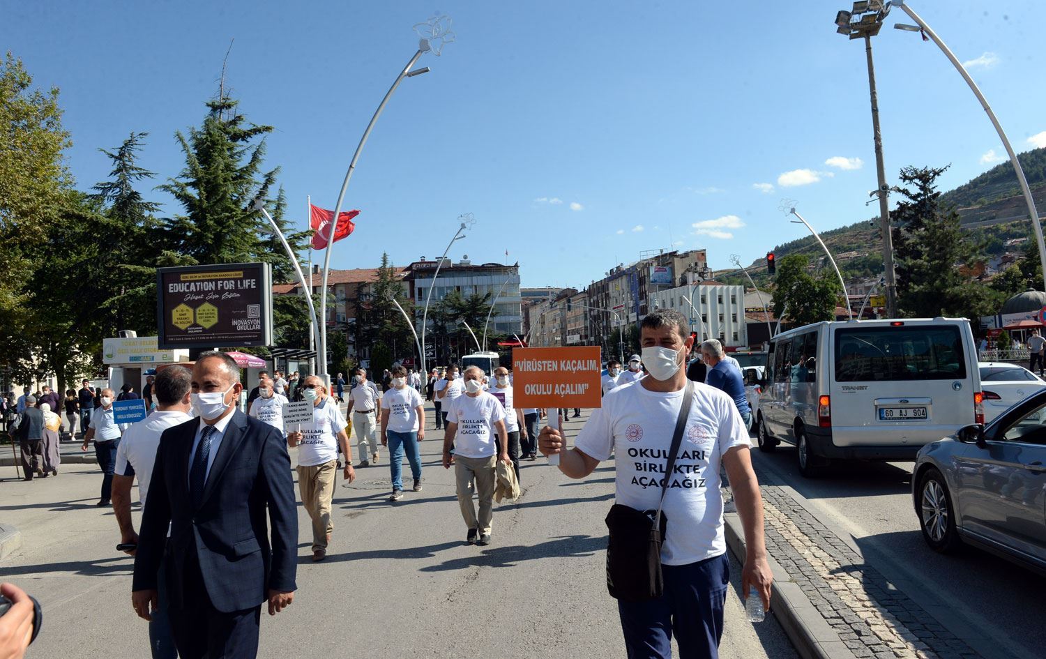 Türkiye’de Covid-19 kaynaklı ölü ve ağır hasta sayısı artıyor
