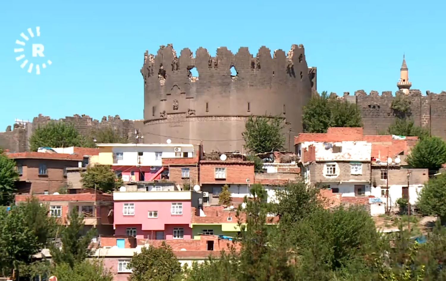 Şeş bircên Sûra Amedê tên nûjenkirin