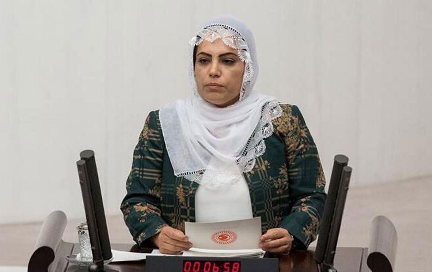 Dadgeha Amedê 10 sal cezayê zindanê da parlamentera HDPê