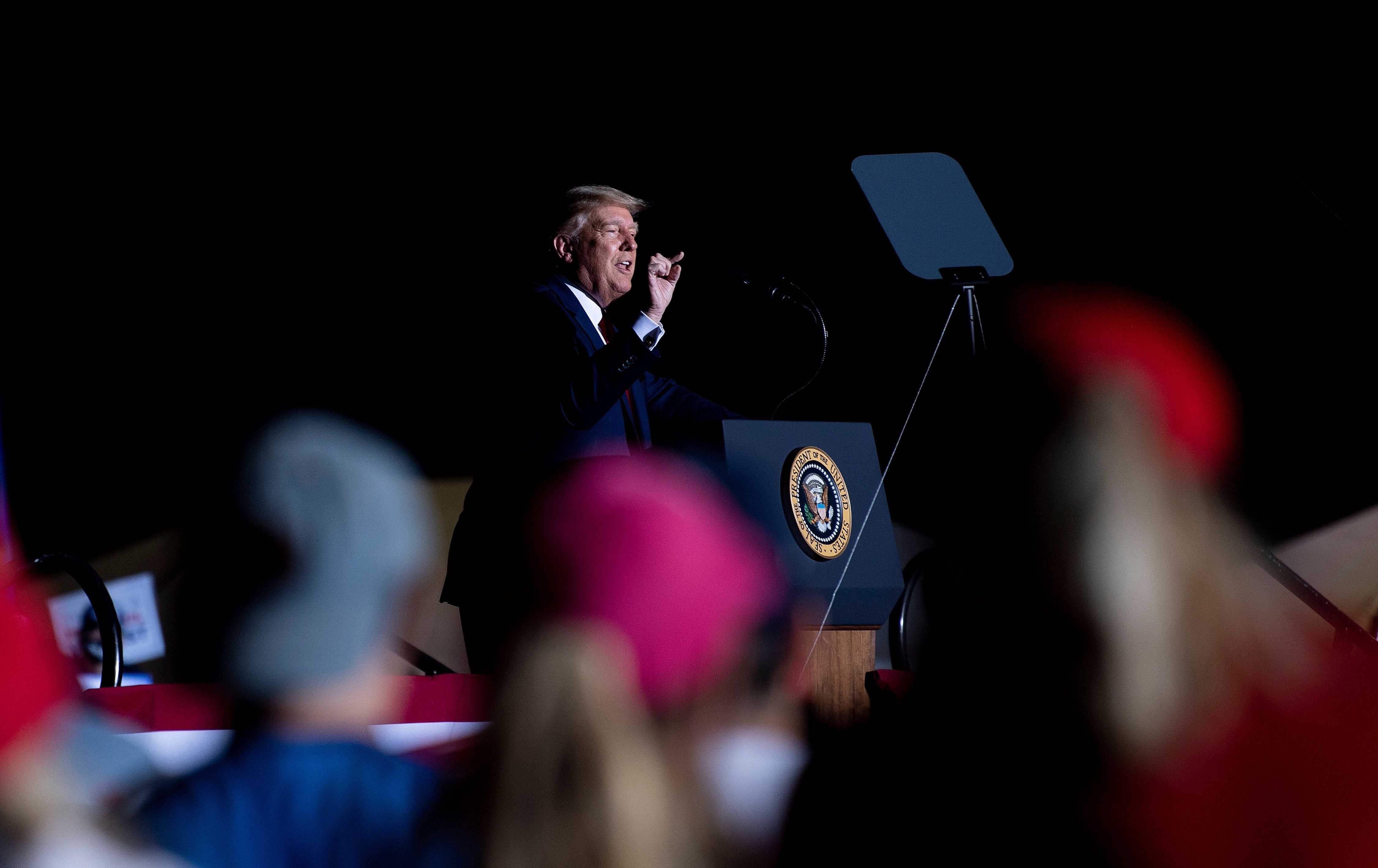 ترەمپ: بایدنی خەواڵوو هیچ شتێک ناکات جگە لە بڵاوکردنەوەی درۆ دژ بە من