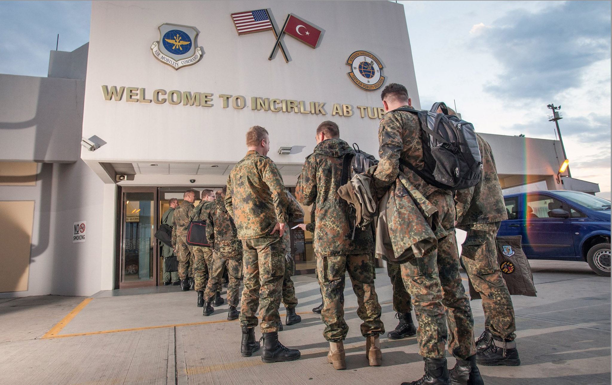 ABD’li senatör: Washington, İncirlik'teki askerlerini Yunanistan'a nakletmeyi düşünüyor