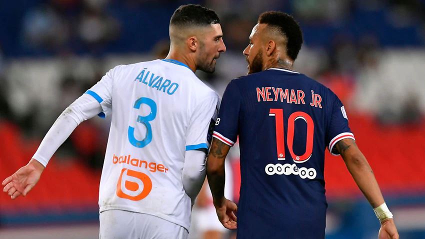 نەیمار: پەشیمانم کە دەم و چاوی ئەو بێ عەقلەم نەشکاند