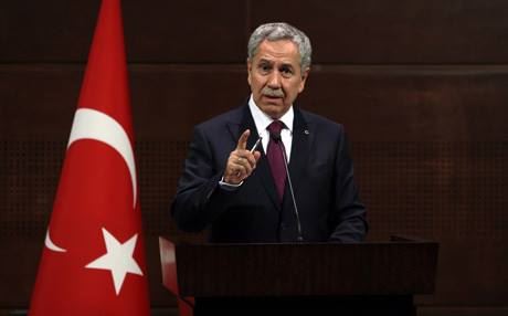 Arinç: Di bin navê weqfên îslamî de keç û xort ji bo cîhadê tên şandin