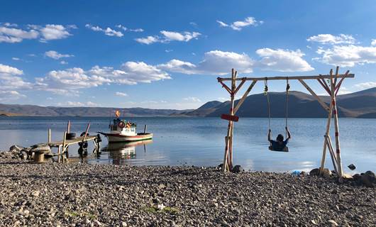 FOTO - Balık Gölü, el değmemiş doğasıyla ziyaretçilerini bekliyor