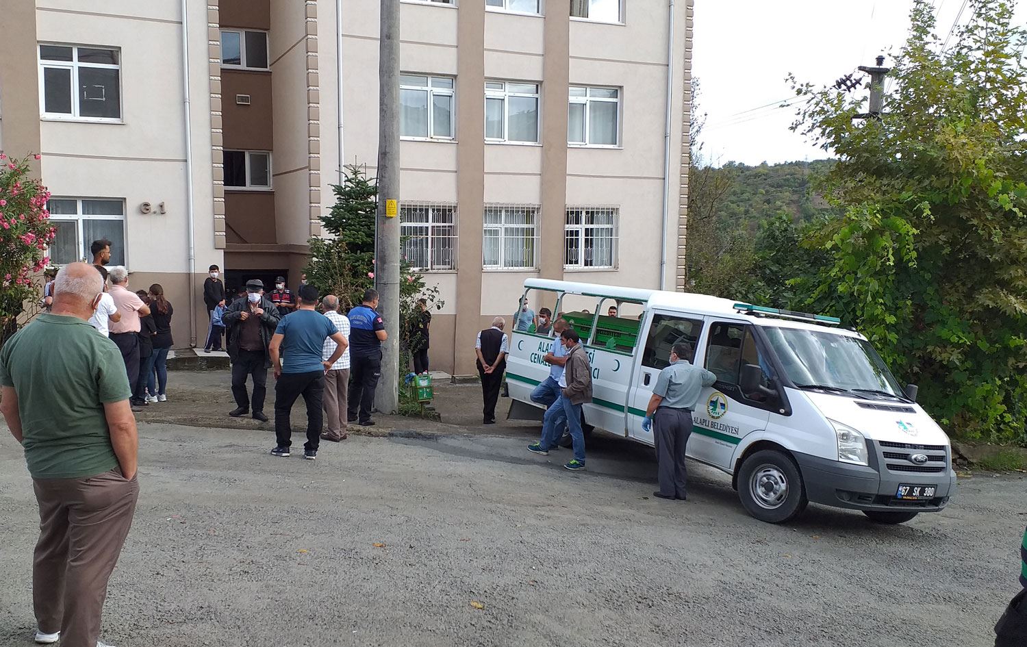 Kahvaltıya gittiği karı kocayı öldüren adam intihar etti