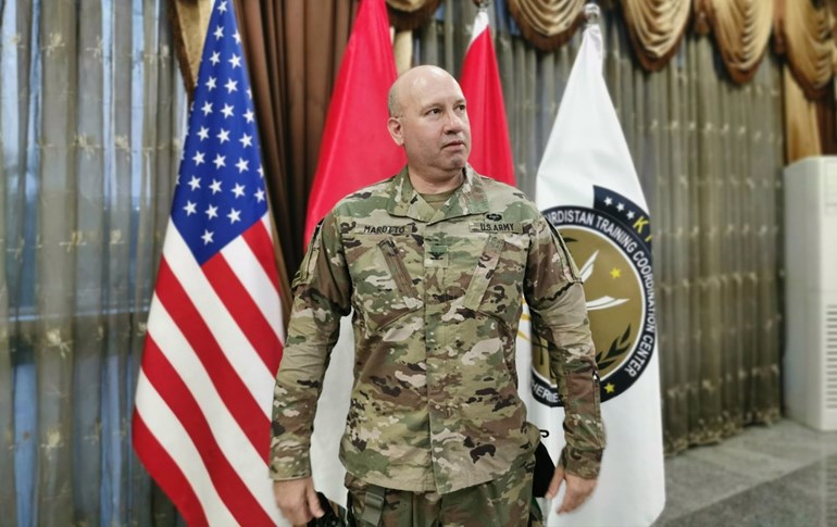 وەین مەراتۆ، گوتەبێژی هاوپەیمانیی نێودەوڵەتیی دژی داعش. وێنە: مەهدی فەرەج - رووداو