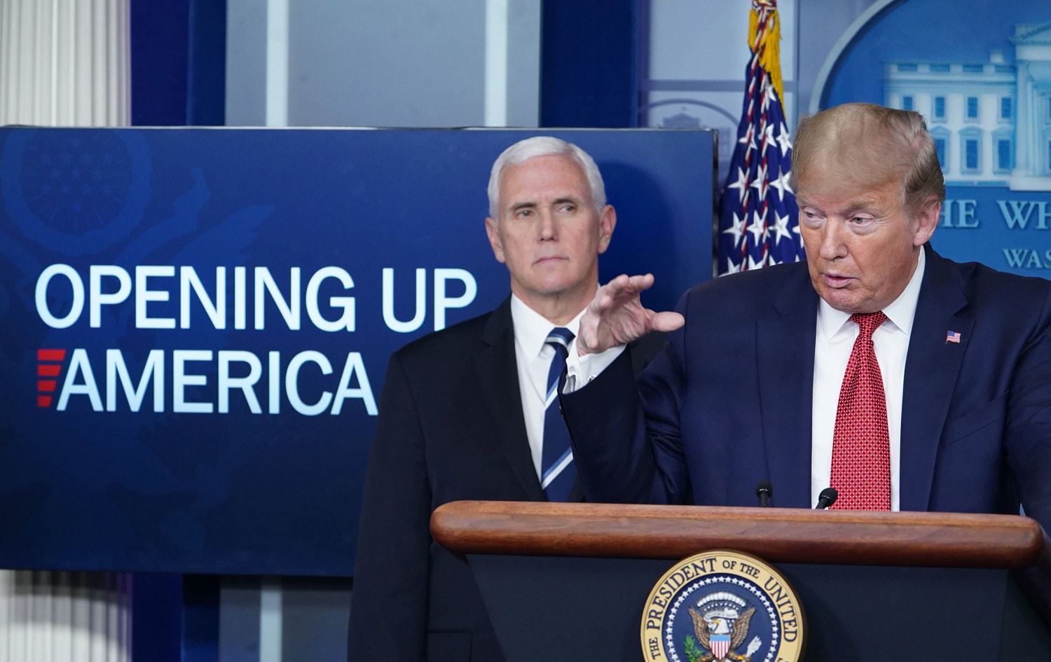 لە ئەگەری پەککەوتن یان مردنی ترەمپ، مایک پێنس دەبێتە بەربژێری کۆمارییەکان