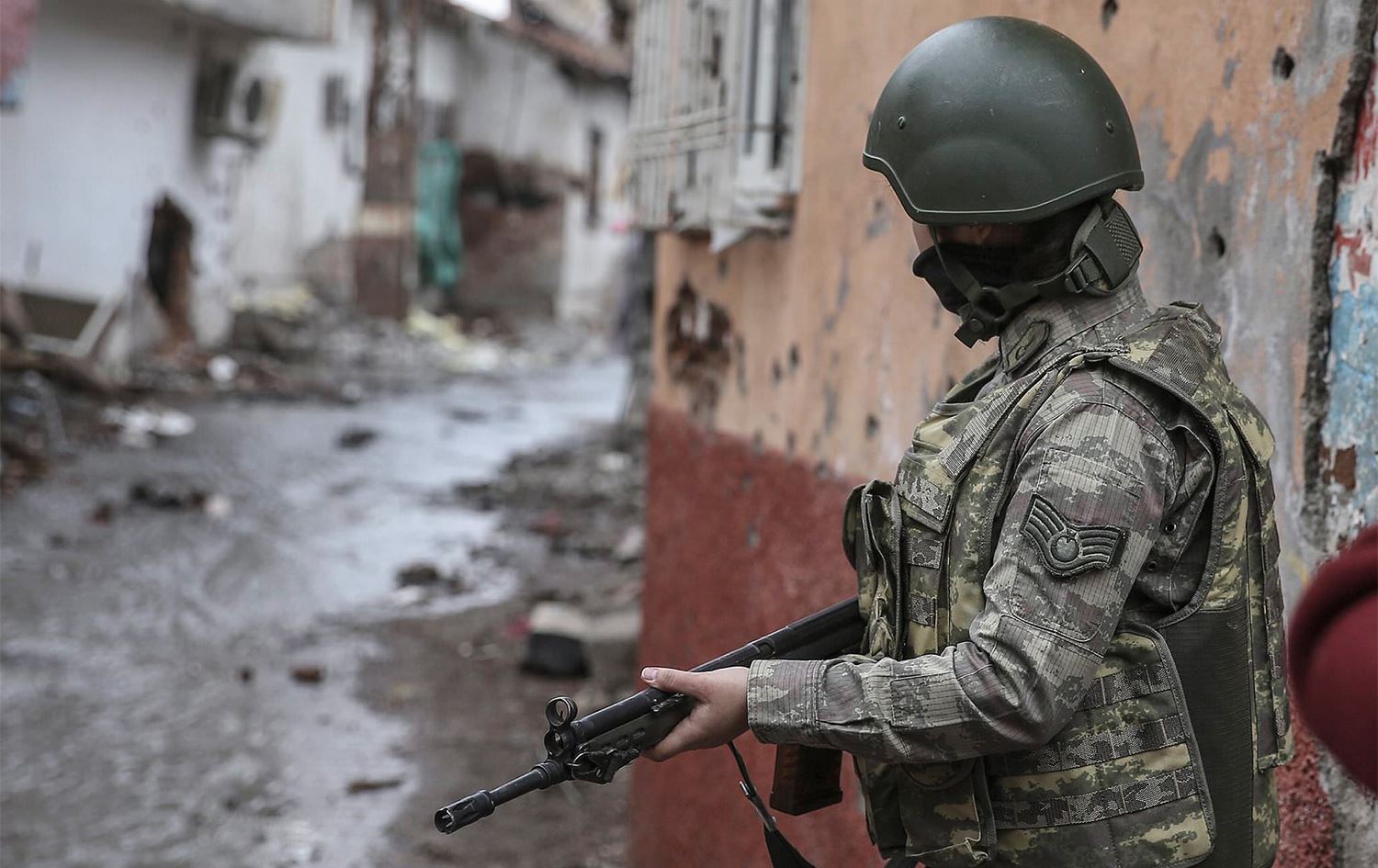 Diyarbakır'da drone uçuran ABD vatandaşı yakalandı