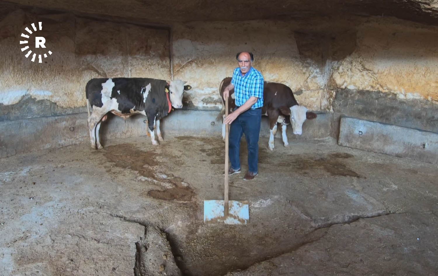 Li Riha ajeldar ajelên xwe di şikeftên hezar salî de xwedî dikin