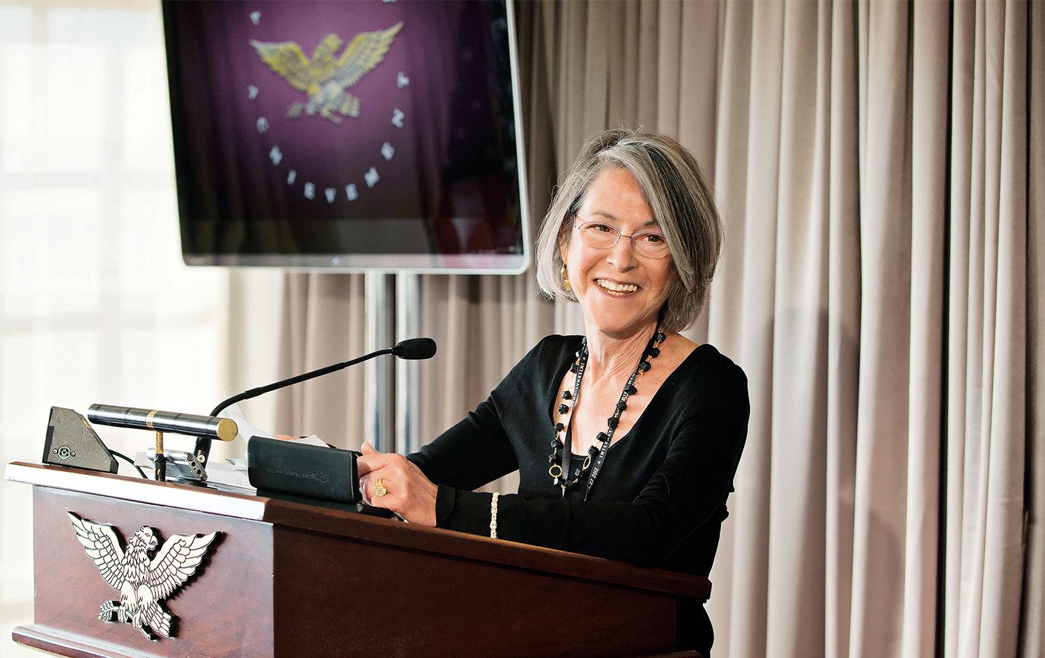 Nobel Edebiyat Ödülü ABD'li şair Louise Glück'e verildi