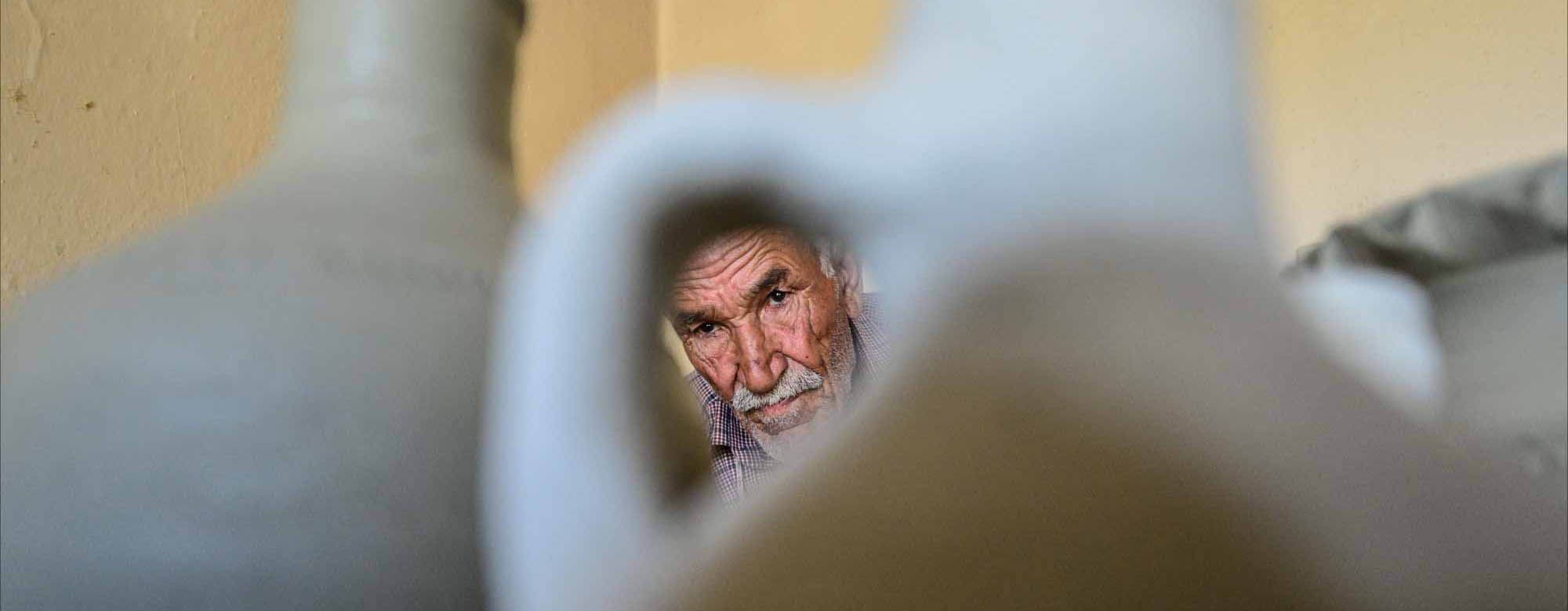 "Çömlekçi Halil dede", yarım asırdır çamuru sanata dönüştürüyor