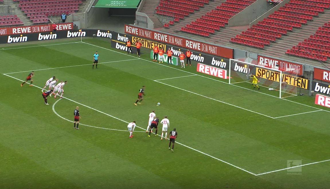 ڤیدیۆ؛ کۆڵن و فرانکفۆرت خاڵەکانی یارییەکەیان دابەشکرد